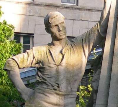 Jean Boucher : Monument  Ludovic Trarieux