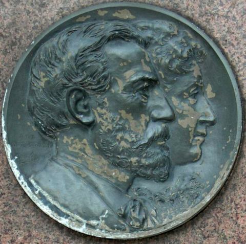 Frdric Auguste Bartholdi : Tombe d'Auguste Bartholdi