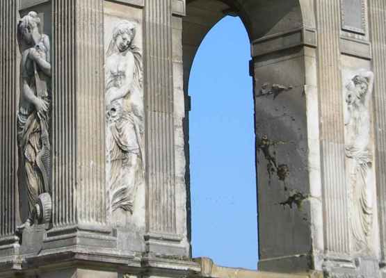 Jean Goujon : Fontaine des Innocents