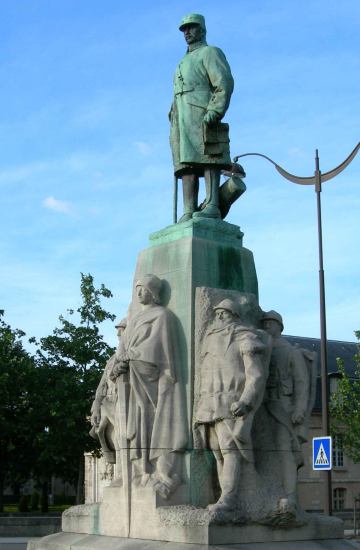 Jean Boucher : Monument  Marie-Emile Fayole