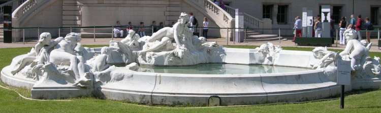 Raoul Larche : Fontaine du Grand Palais