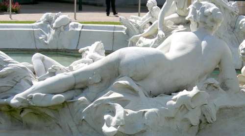 Raoul Larche : Fontaine du Grand Palais