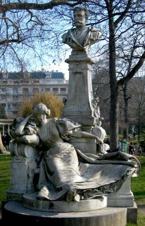 Raoul Verlet : Monument de Guy de Maupassant