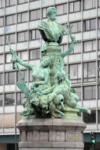 Denys Puech : Monument à Francis Garnier