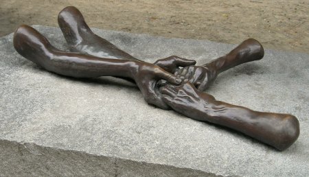 Louise Bourgeois : The Welcomming Hand