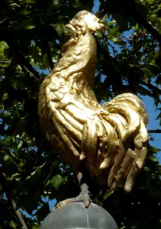 Monument aux morts d'Uzes