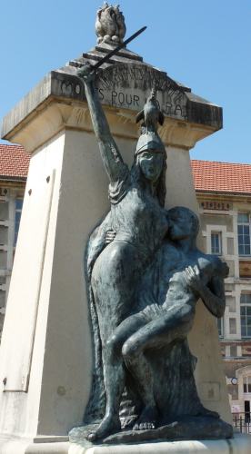 Jean-Paul Ravit : Monument aux enfants de la Drme morts pour la patrie